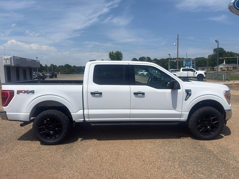 Used 2022 Ford F150 XLT w/ Equipment Group 301A Mid AWD/4WD image 19