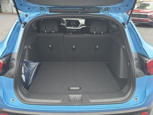 New 2026 Chevrolet Trax RS w/ Sunroof Package FWD image 18