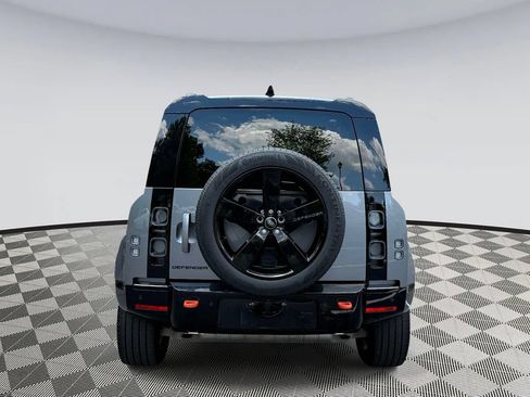Used 2024 Land Rover Defender 110 X AWD/4WD image 3