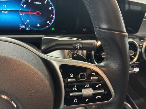 Used 2021 Mercedes-Benz GLB 250 4MATIC image 21