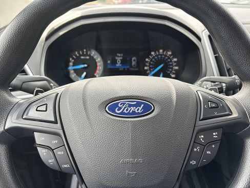 Used 2017 Ford Edge SE image 14