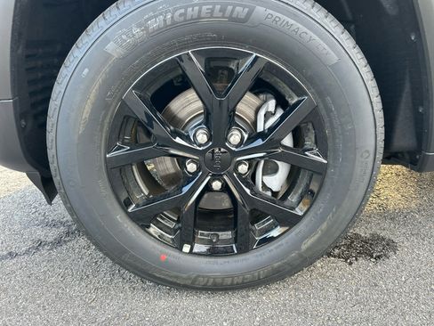 New 2026 Jeep Grand Cherokee Altitude AWD/4WD image 12