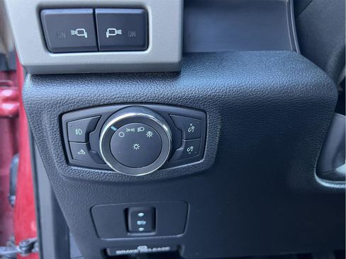 Used 2020 Ford F350 Lariat w/ Chrome Package image 23