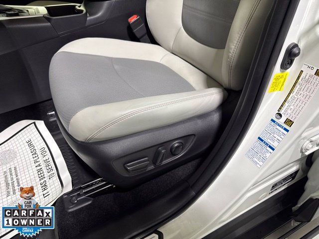 Used 2021 Toyota RAV4 Limited AWD/4WD image 18