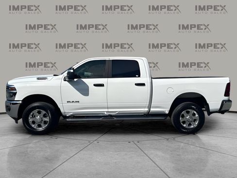 Used 2026 RAM 2500 Big Horn AWD/4WD image 2