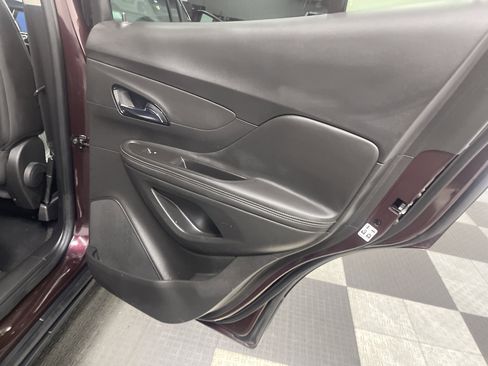 Used 2018 Buick Encore Preferred image 19