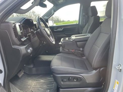 Used 2024 GMC Sierra 1500 SLE w/ Preferred Package AWD/4WD image 9