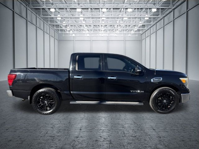 Used 2017 Nissan Titan SV AWD/4WD image 6