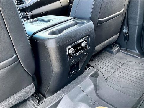 Used 2023 GMC Yukon AT4 image 25