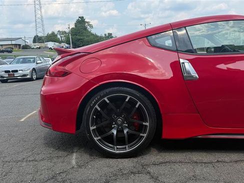 Used 2016 Nissan 370Z NISMO RWD image 5
