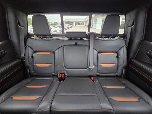 Used 2023 GMC Sierra 1500 AT4 w/ AT4 Premium Package image 29