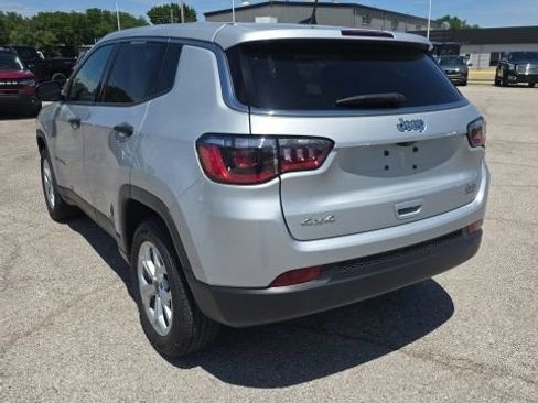 Used 2025 Jeep Compass Sport AWD/4WD image 6
