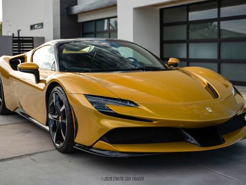 Used 2024 Ferrari SF90 Spider image 16