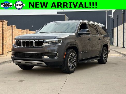 Used 2024 Jeep Wagoneer L Series II w/ Flexible Seating Group image 1