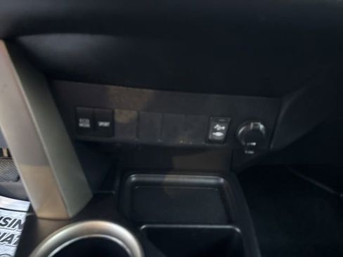Used 2013 Toyota RAV4 XLE AWD/4WD image 35