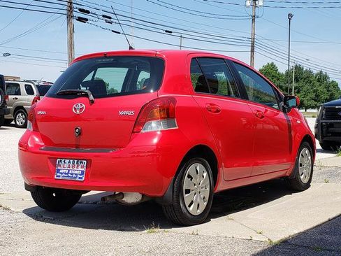 Used 2010 Toyota Yaris 4-Door Hatchback FWD image 6