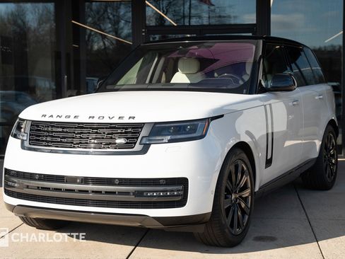 Used 2023 Land Rover Range Rover SE image 6