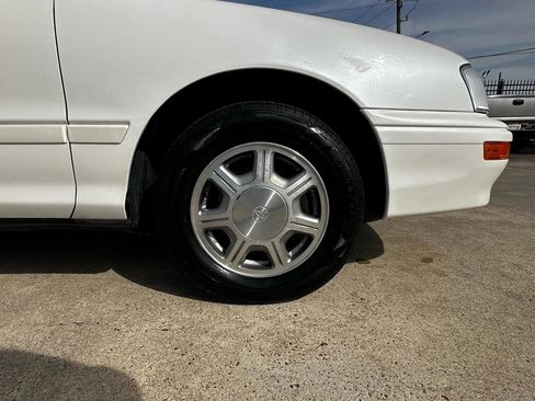 Used 1995 Toyota Avalon XLS image 11