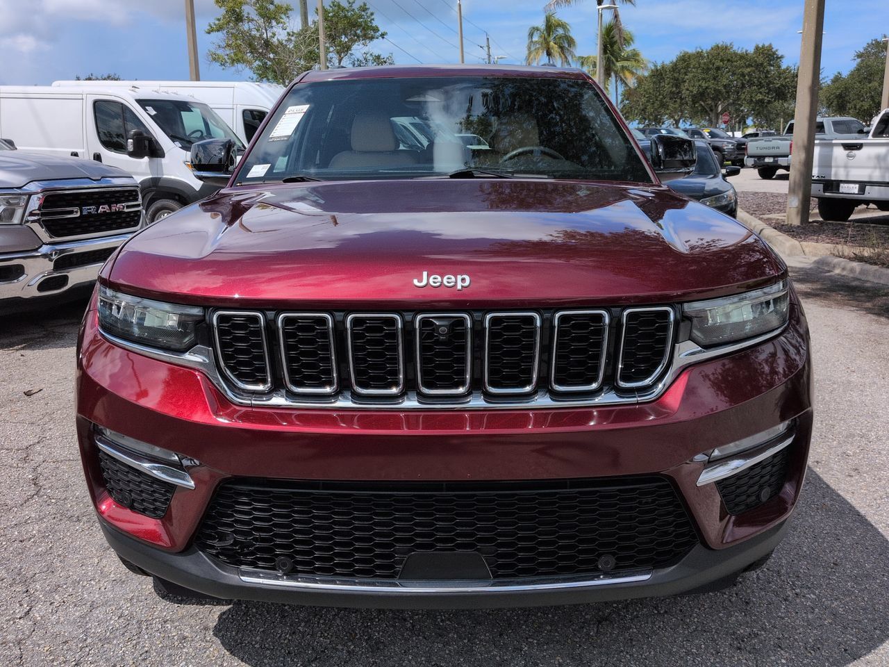Used 2024 Jeep Grand Cherokee Limited w/ Luxury Tech Group II AWD/4WD image 3
