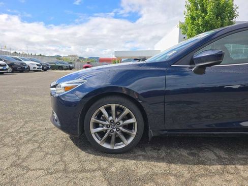 Used 2018 MAZDA MAZDA3 Grand Touring FWD image 13