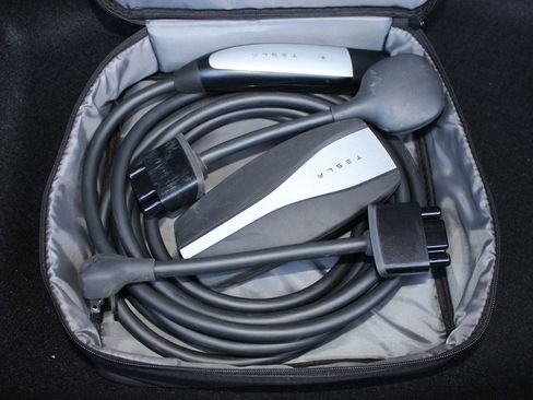 Used 2023 Tesla Model 3 Standard Range image 41