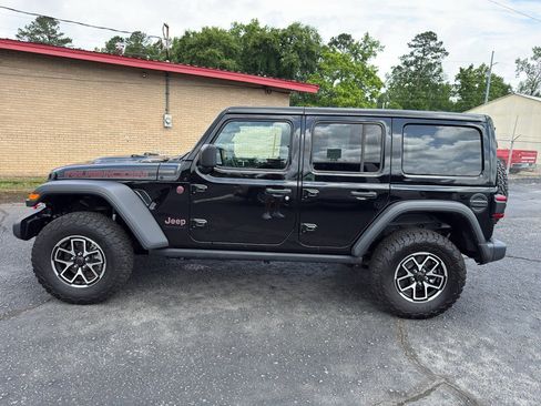 Used 2025 Jeep Wrangler Unlimited Rubicon AWD/4WD image 4