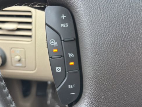 Used 2011 Buick Lucerne CXL FWD image 28