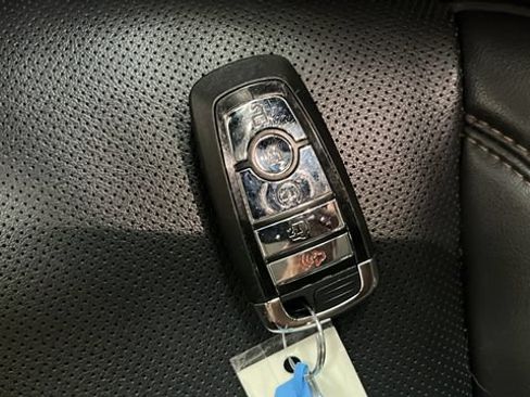 Used 2025 Lincoln Aviator AWD image 44