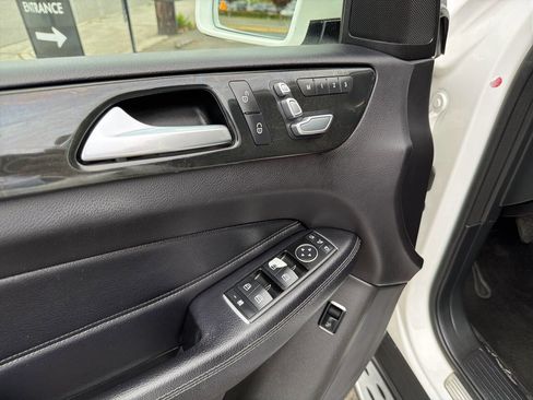 Used 2017 Mercedes-Benz GLS 450 4MATIC image 41