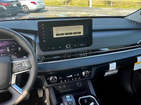 New 2025 Mitsubishi Outlander SE image 7