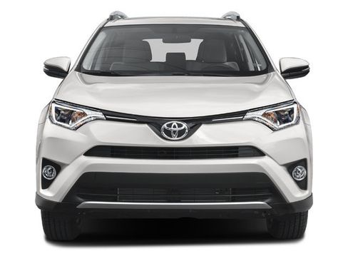 Used 2017 Toyota RAV4 XLE AWD/4WD image 4