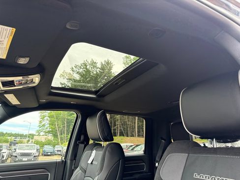 New 2026 RAM 2500 Laramie AWD/4WD image 16