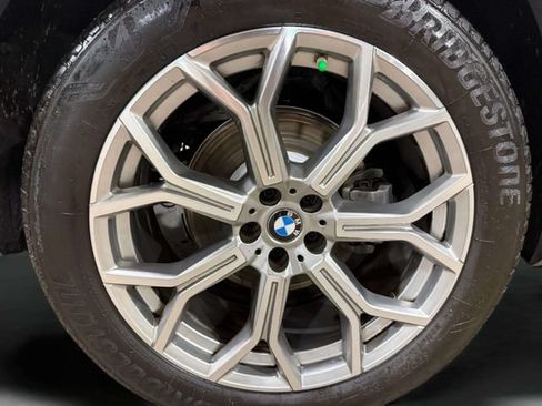 Used 2024 BMW X7 xDrive40i w/ Premium Package AWD/4WD image 36