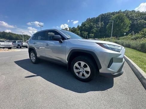 Used 2024 Toyota RAV4 LE FWD image 17