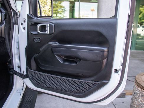 Used 2022 Jeep Gladiator Sport image 21