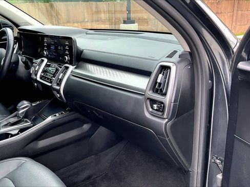 Used 2021 Kia Sorento S w/ Panoramic Sunroof Package image 18