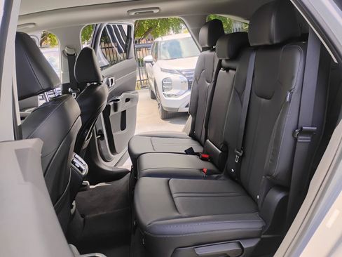 Used 2024 Kia Sorento S w/ Panoramic Sunroof Package FWD image 31