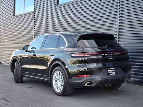 Used 2025 Porsche Cayenne image 3