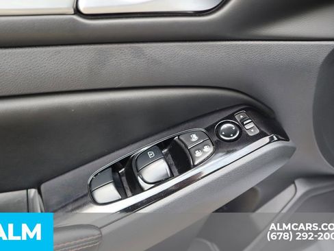 Used 2025 Nissan Altima 2.5 SR FWD image 15