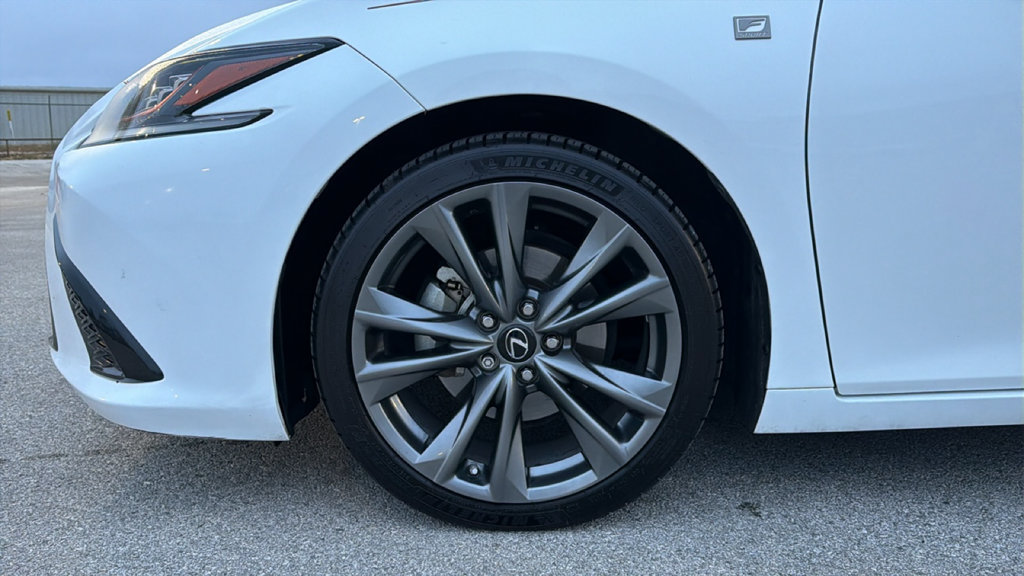 Used 2020 Lexus ES 350 F Sport w/ Accessory Package 2 FWD image 9