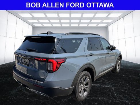 Used 2025 Ford Explorer Active w/ Active Comfort Package AWD/4WD image 6