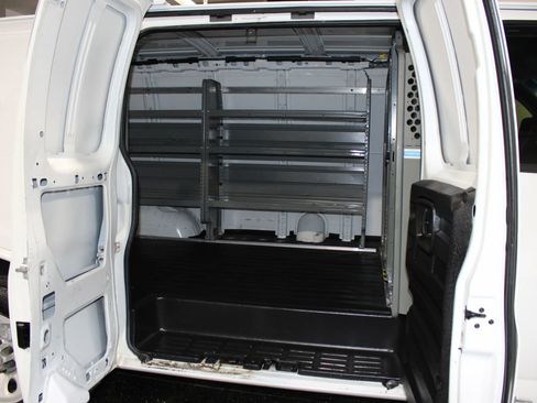 Used 2012 Chevrolet Express 1500 RWD image 21