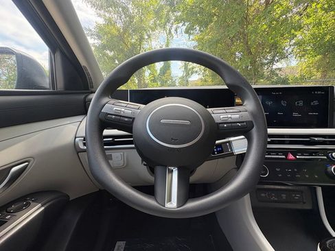 New 2026 Hyundai Tucson Blue SE AWD/4WD image 17