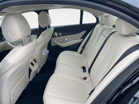 Used 2023 Mercedes-Benz E 350 4MATIC Sedan image 13