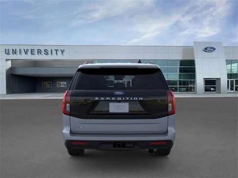 New 2025 Ford Expedition Active image 5