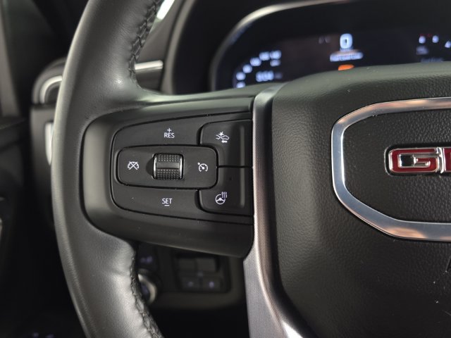 Used 2024 GMC Yukon XL SLT w/ SLT Luxury Package AWD/4WD image 17