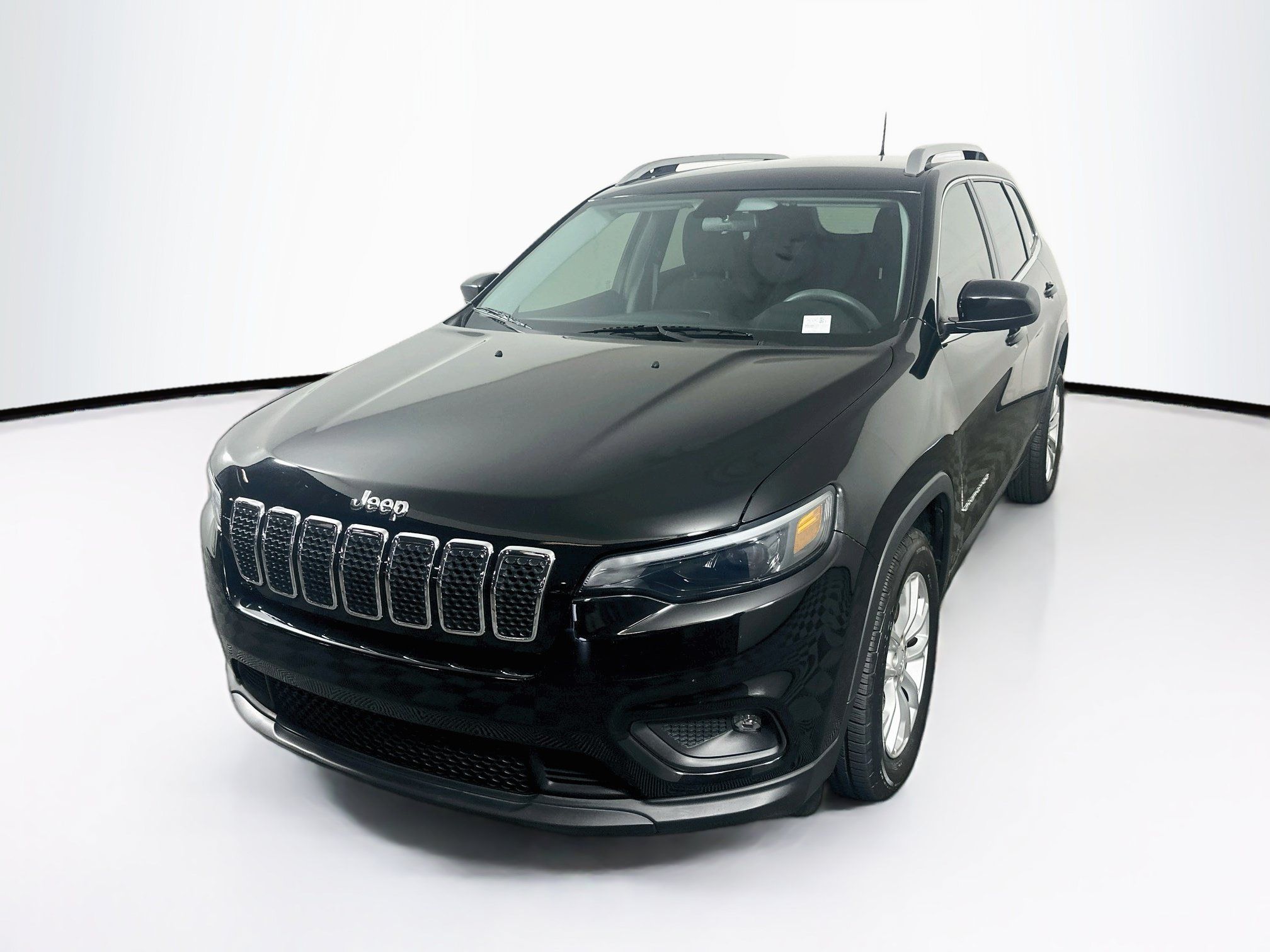 Used 2019 Jeep Cherokee Latitude w/ Popular Appearance Group FWD image 3