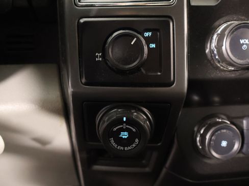 Used 2020 Ford F150 XLT w/ Equipment Group 302A Luxury RWD image 9