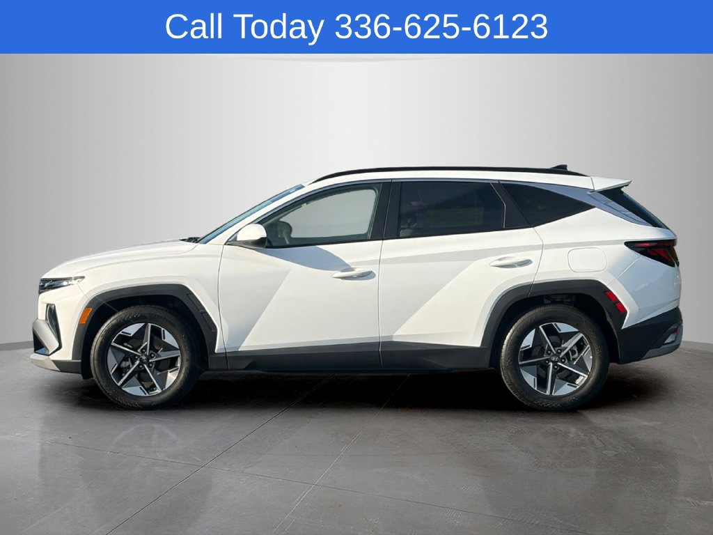 Used 2025 Hyundai Tucson SEL FWD image 2