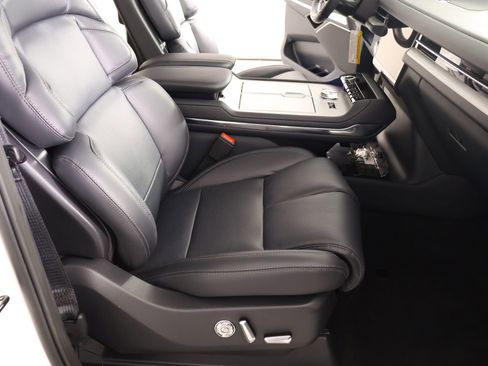 New 2026 Lincoln Navigator Reserve w/ Jet Appearance Package image 14